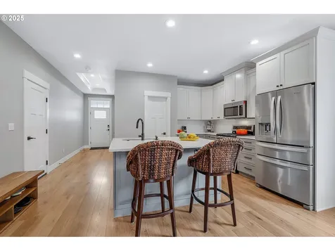 2559 N Lydia Loop Hubbard OR 97032