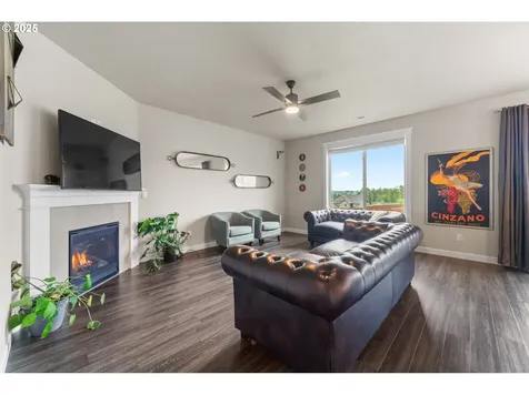 722 E Vine Maple Avenue La Center WA 98629