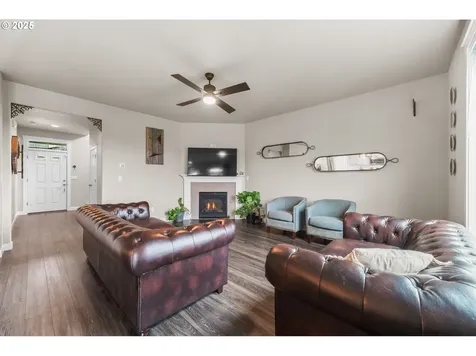 722 E Vine Maple Avenue La Center WA 98629