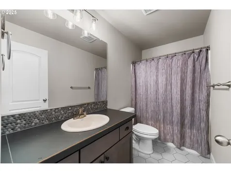 722 E Vine Maple Avenue La Center WA 98629