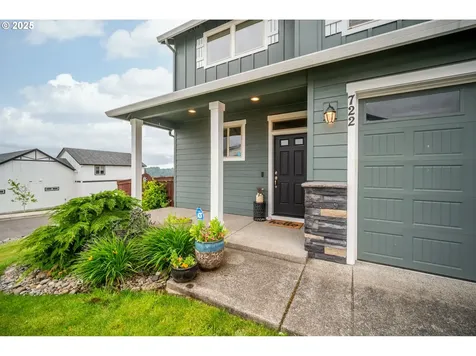 722 E Vine Maple Avenue La Center WA 98629