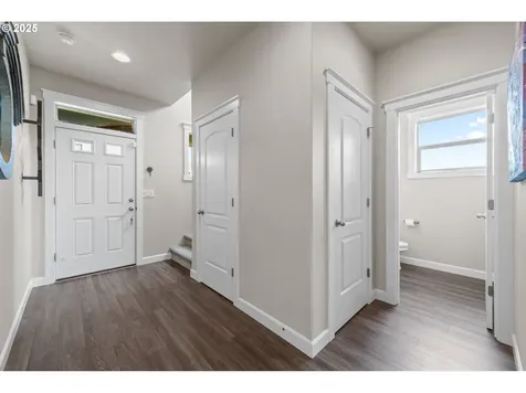722 E Vine Maple Avenue La Center WA 98629