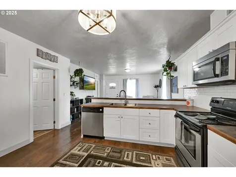 643 Kalmia Street Junction City OR 97448