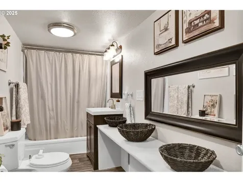 643 Kalmia Street Junction City OR 97448