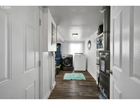 643 Kalmia Street Junction City OR 97448