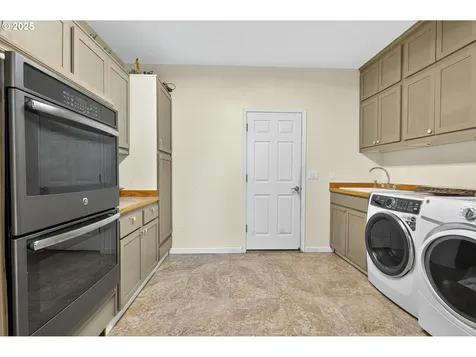 15444 SE Knapp Drive Portland OR 97236