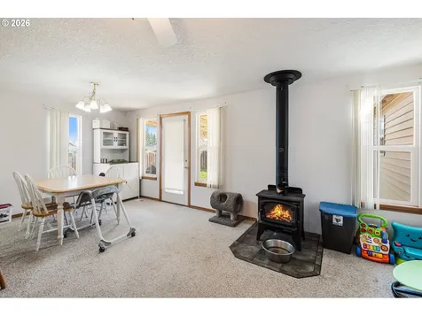 843 10th Court Lafayette OR 97127