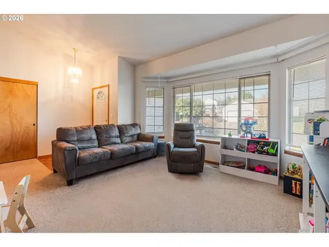 843 10th Court Lafayette OR 97127