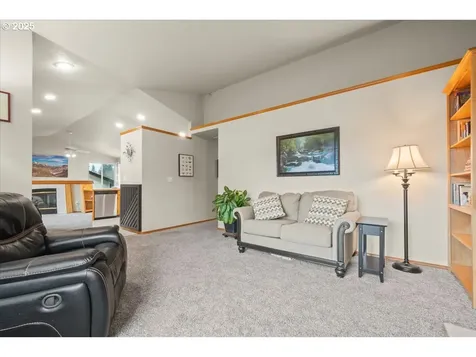 8305 NE 26th Avenue Vancouver WA 98665