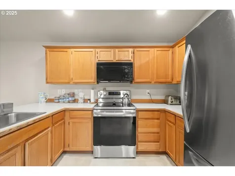 8305 NE 26th Avenue Vancouver WA 98665