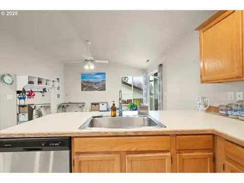 8305 NE 26th Avenue Vancouver WA 98665