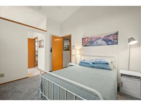 8305 NE 26th Avenue Vancouver WA 98665