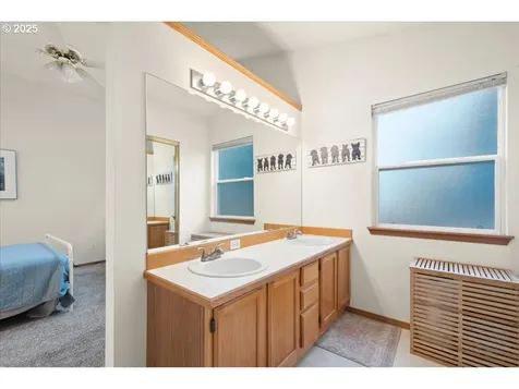 8305 NE 26th Avenue Vancouver WA 98665