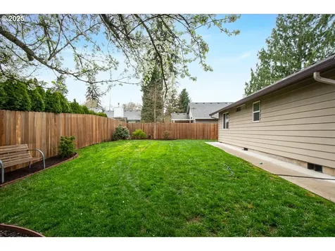 8305 NE 26th Avenue Vancouver WA 98665