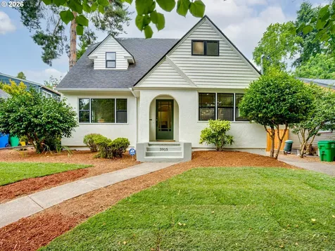 3915 NE Stanton Street Portland OR 97212