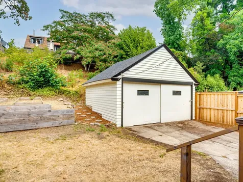 3915 NE Stanton Street Portland OR 97212
