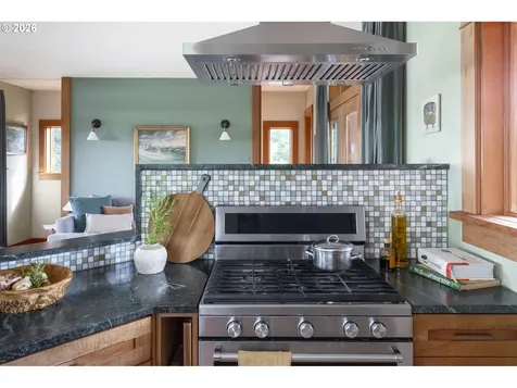 16200 NW Gillihan Road Portland OR 97231