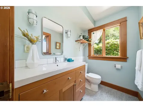 16200 NW Gillihan Road Portland OR 97231