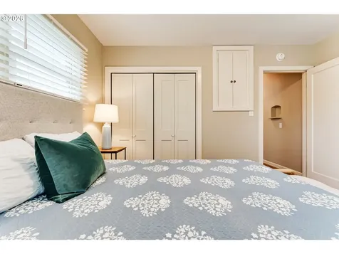 180 W 23rd Avenue Eugene OR 97405