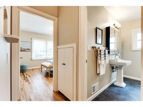 180 W 23rd Avenue Eugene OR 97405