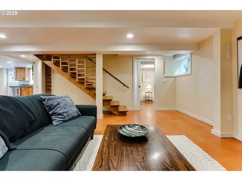 180 W 23rd Avenue Eugene OR 97405