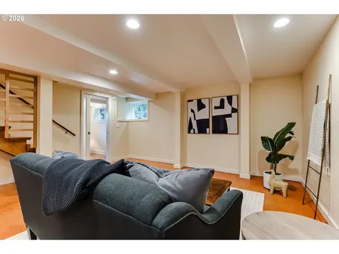 180 W 23rd Avenue Eugene OR 97405