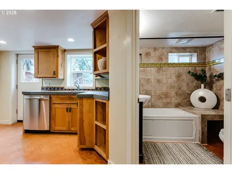 180 W 23rd Avenue Eugene OR 97405