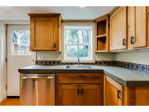 180 W 23rd Avenue Eugene OR 97405