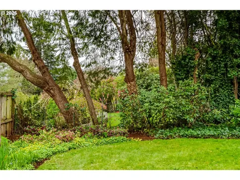 180 W 23rd Avenue Eugene OR 97405