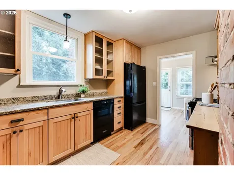 180 W 23rd Avenue Eugene OR 97405