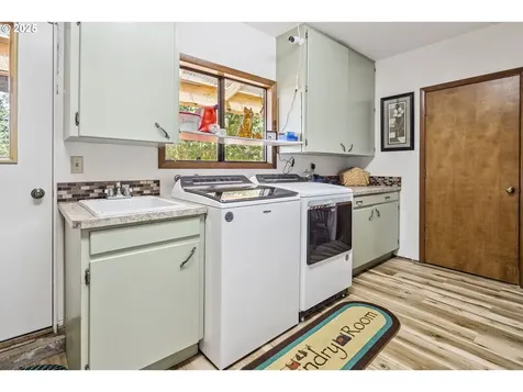 225 NE Atlantic Street Mcminnville OR 97128