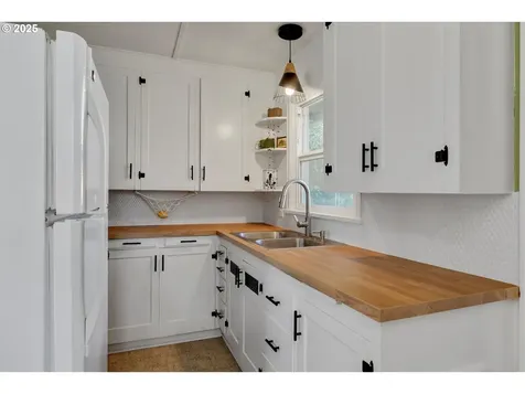 52394 SE 3rd Street Scappoose OR 97056
