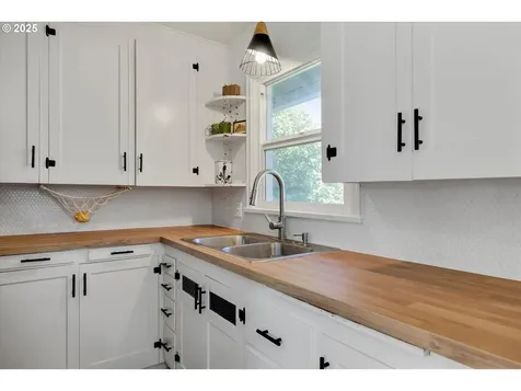 52394 SE 3rd Street Scappoose OR 97056