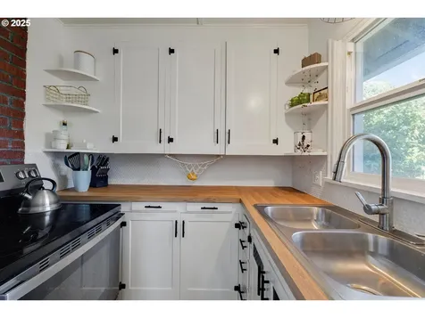 52394 SE 3rd Street Scappoose OR 97056