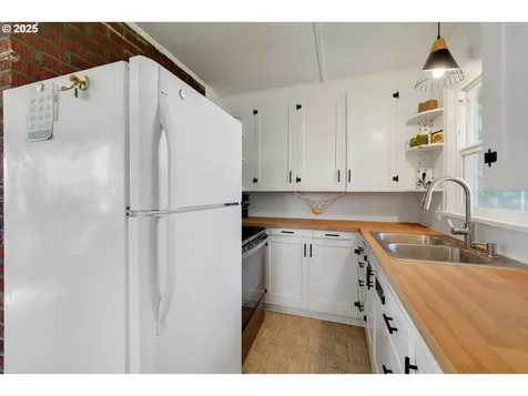 52394 SE 3rd Street Scappoose OR 97056