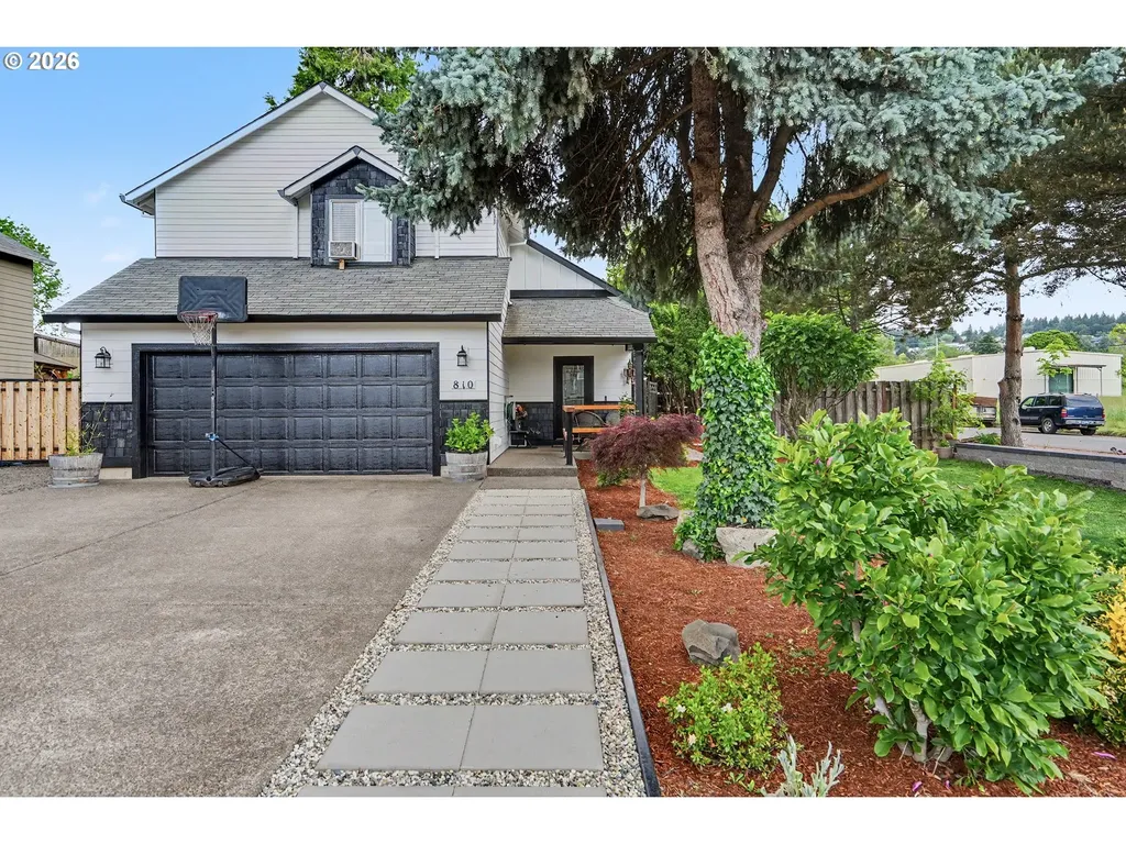 810 SE Locust Street Dundee OR 97115