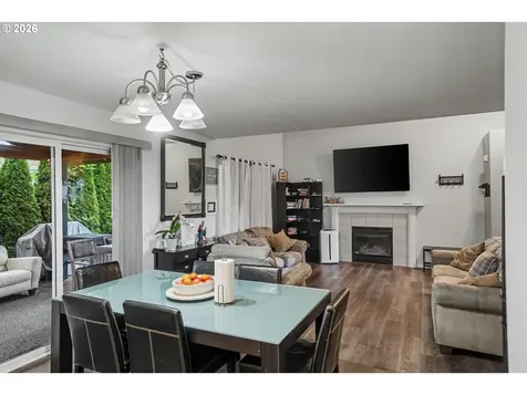 810 SE Locust Street Dundee OR 97115