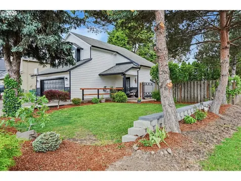 810 SE Locust Street Dundee OR 97115