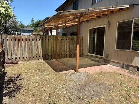 2111 Plentywood Lane Eugene OR 97404