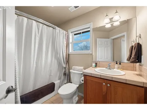 520 Tukwila Drive Woodburn OR 97071