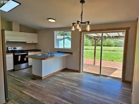 58497 Fairview Road Coquille OR 97423