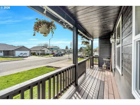 404 N Bridge Street Sheridan OR 97378