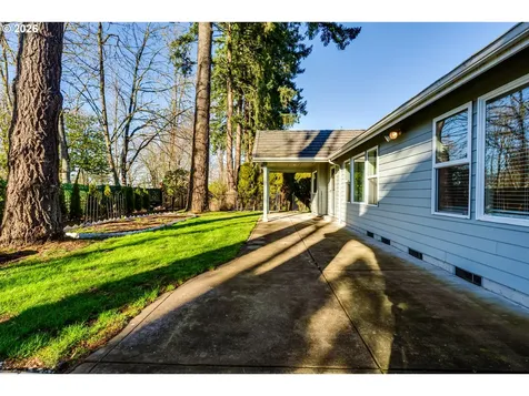 3858 Mirror Pond Way Eugene OR 97408