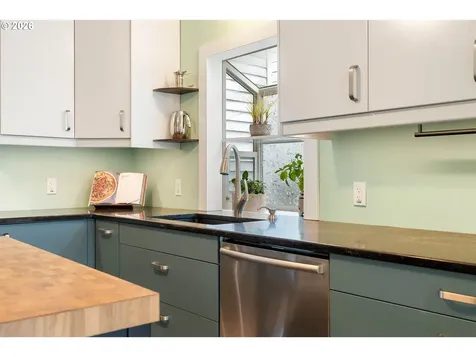 5531 SE Gladstone Street Portland OR 97206