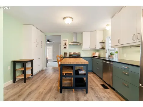 5531 SE Gladstone Street Portland OR 97206