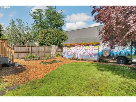 5531 SE Gladstone Street Portland OR 97206