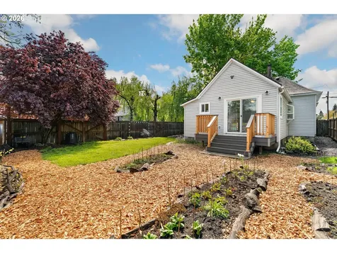 5531 SE Gladstone Street Portland OR 97206