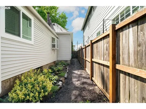 5531 SE Gladstone Street Portland OR 97206