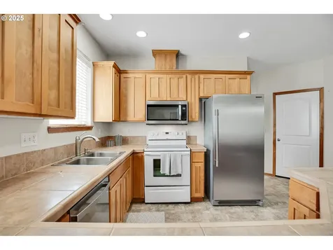 2227 SE 174th Avenue Portland OR 97233