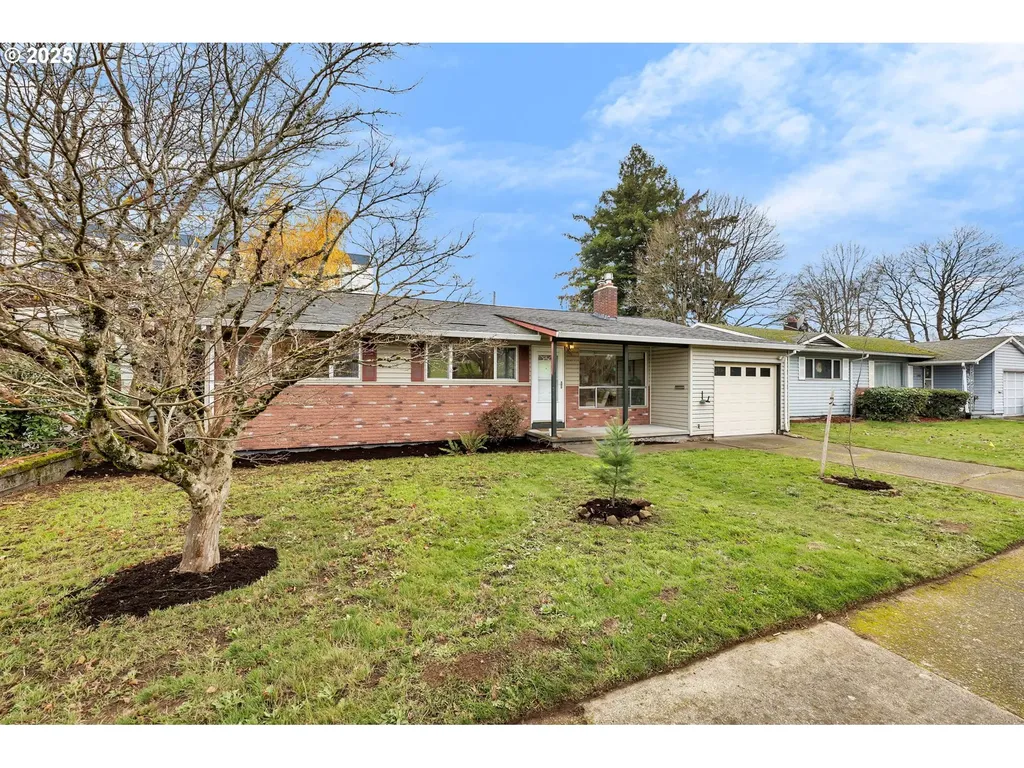 10416 NE Davis Street Portland OR 97220